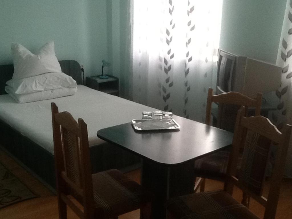 Hotel Continental City Center Яш Стая снимка