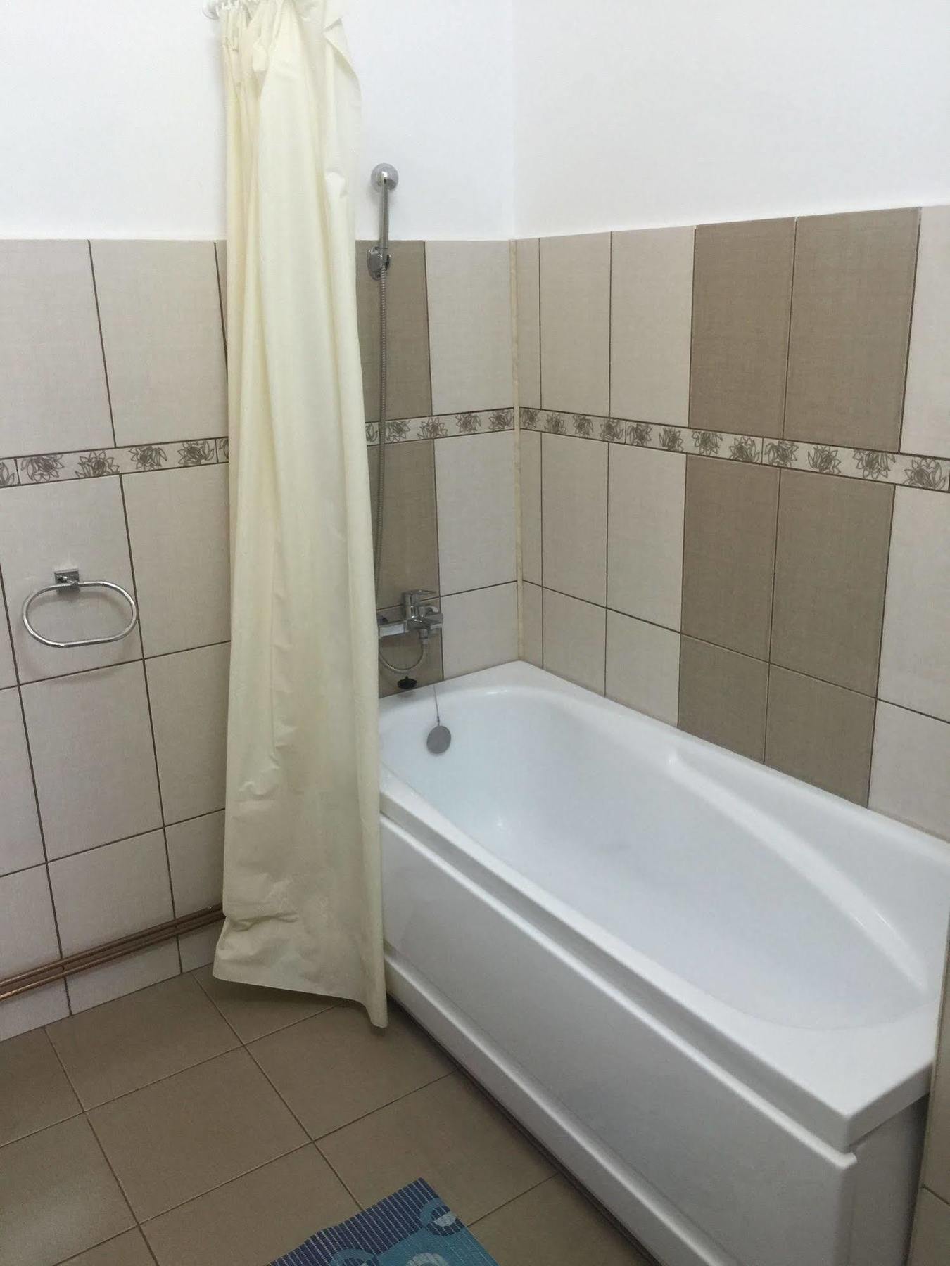 Hotel Continental City Center Яш Екстериор снимка